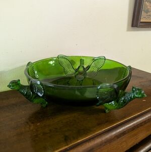 Jeanette Pheasant in Flight Three Footed Green Glass Vintage Bowl Advocado MCM